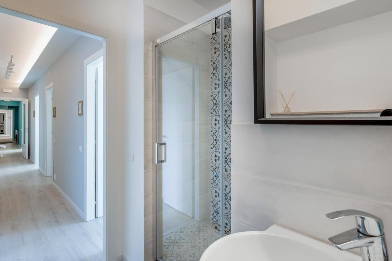 Family & Friends Rooms With Shared Bathroom Падуа Екстериор снимка